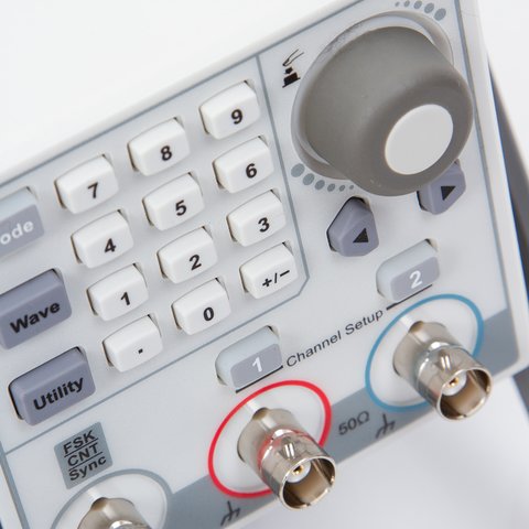 Function/Arbitrary Waveform Generator UNI-T UTG1022X Preview 8